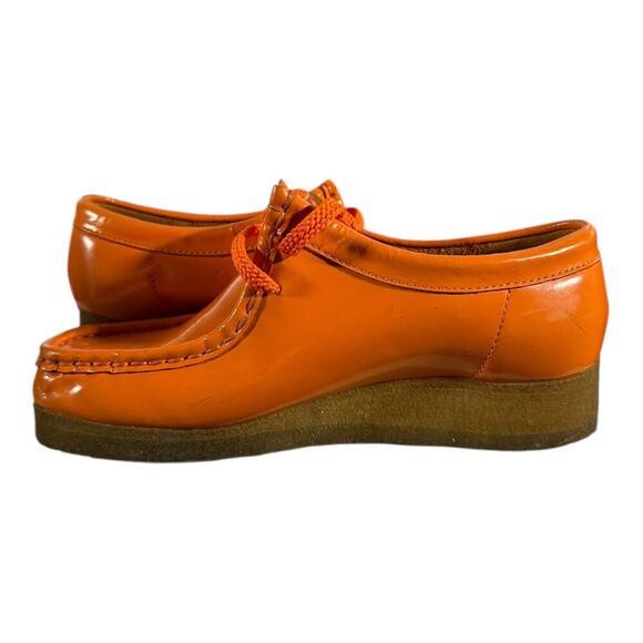 Clarks Originals Wallabee • Womens Sz 5.5 M Moccasin Orange Patent Leather Shoes - Picture 6 of 8